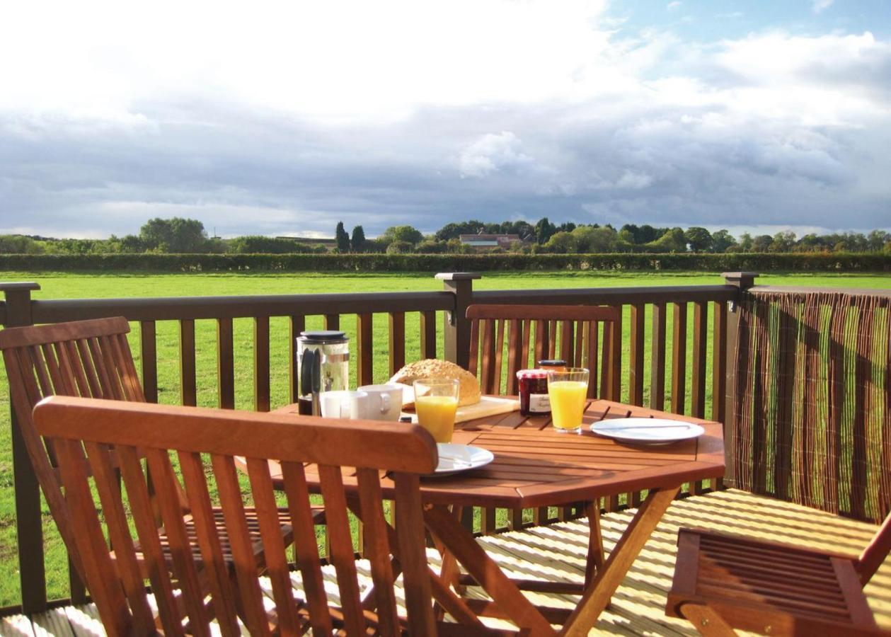Wighill Manor Lodges Tadcaster Exterior photo